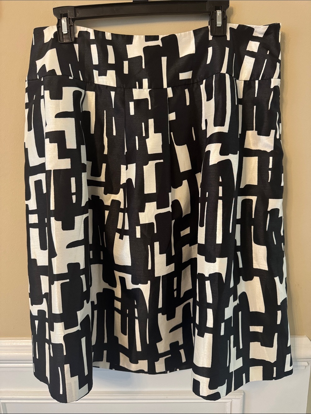 Kasper Black and White Graphic A-Line Skirt